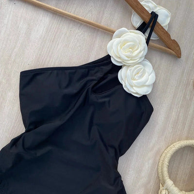 Classic One-Piece Swimsuit mesjo